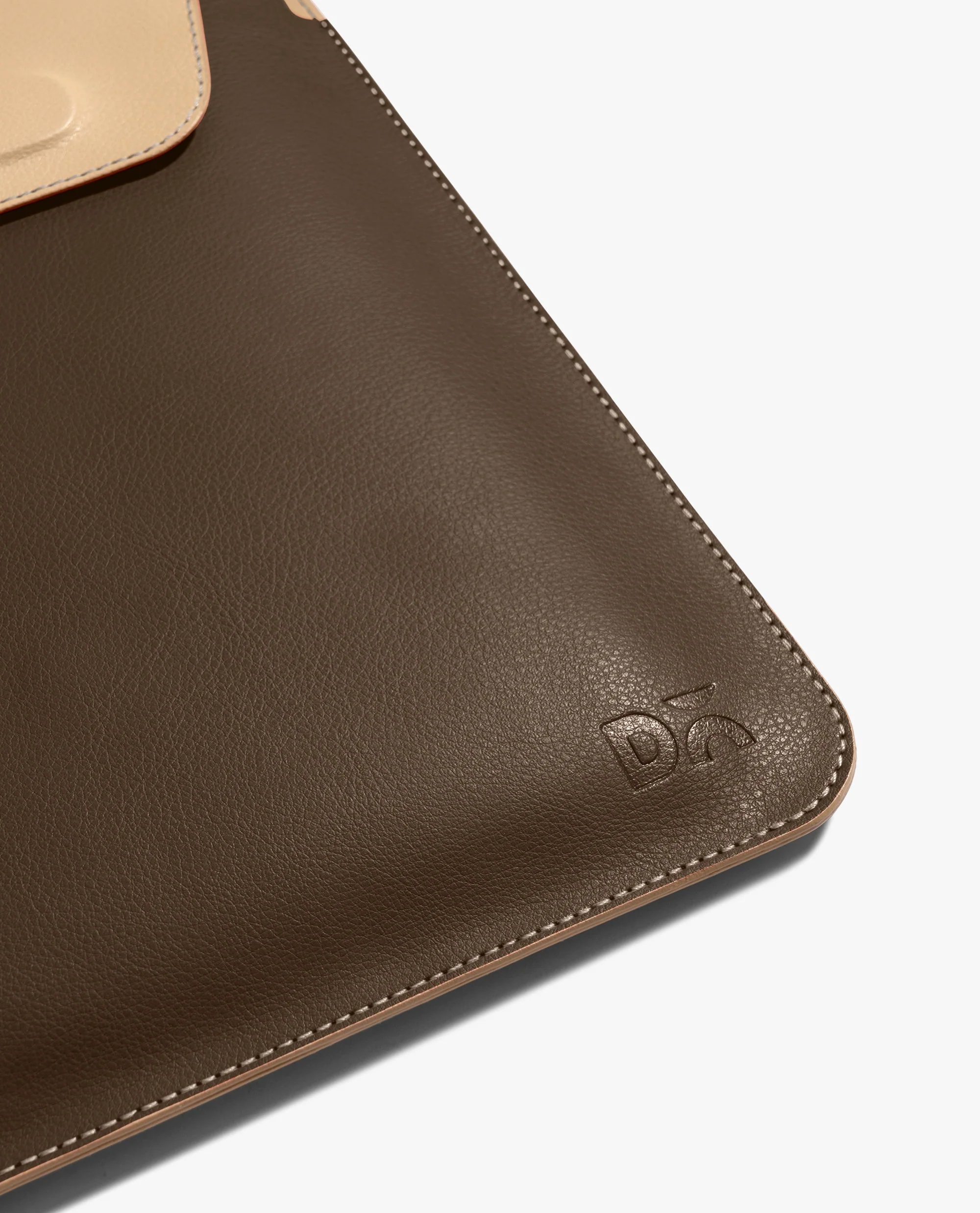 Walnut Brown SnapOn Envelope Sleeve For Macbook Pro 40.64cm (16 inch) - Image 5